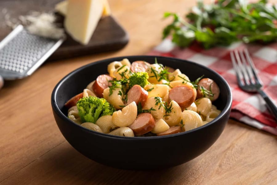 Pasta con Salchicha y Brócoli Con Sal y Azucar