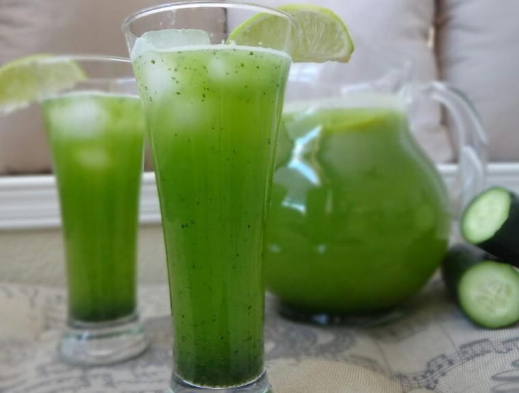 Agua de Limón con Chaya y Pepino