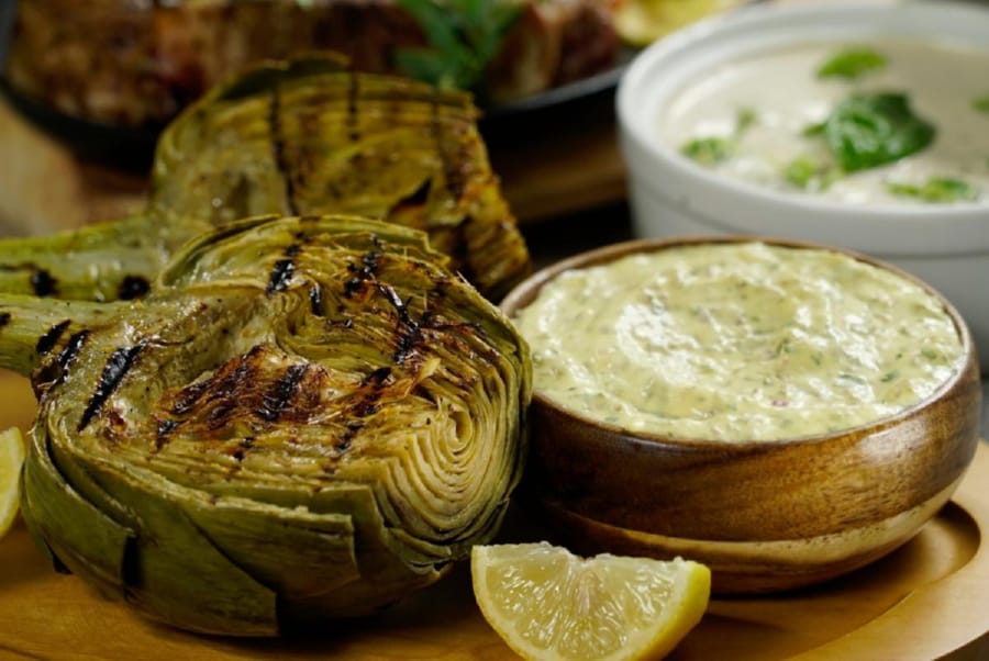 Alcachofa a la Parrilla con Salsa Tártara