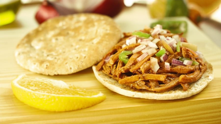 Bimbo Thins con Cochinita Pibil