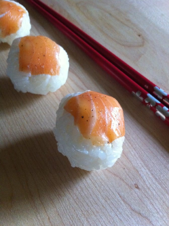 Bolitas de Arroz con Salmón