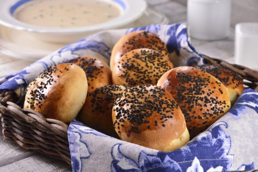 Bollos Suaves Rellenos de Queso Crema