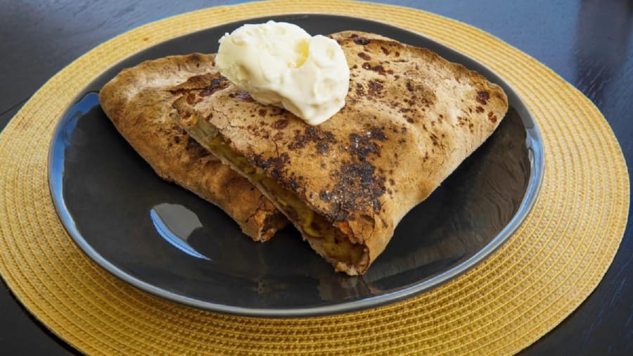 Calzone de Manzana con Canela  