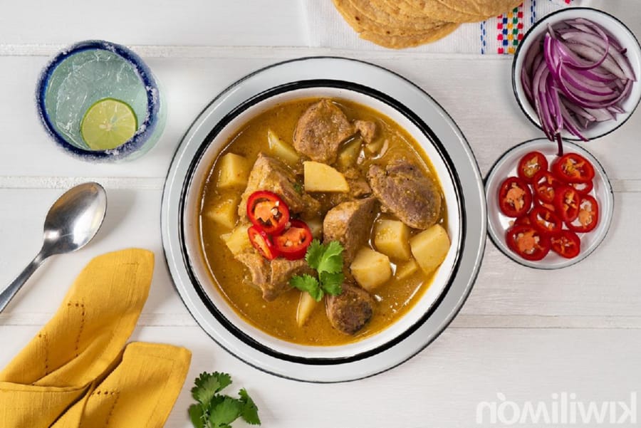 Carne de Cerdo en Salsa Verde con Papas