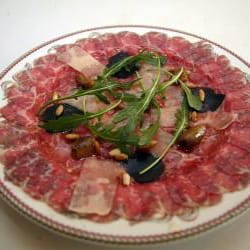 Carpaccio de Pescado con Salsa de Aceitunas Verdes