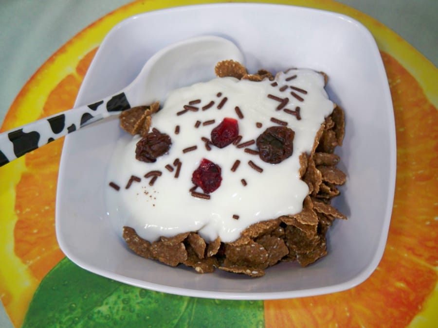 Cereal con Yogurt y Granillo de Chocolate