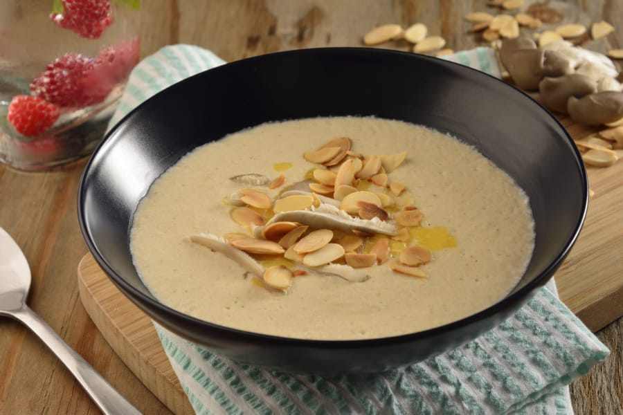 Crema de Setas con Almendras