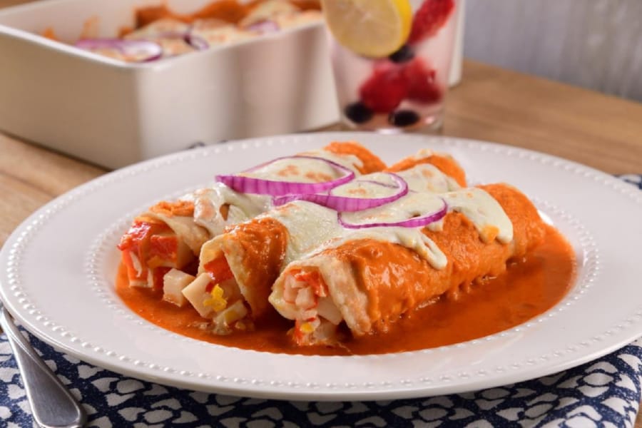 Enchiladas Rellenas de Surimi con Salsa Morita