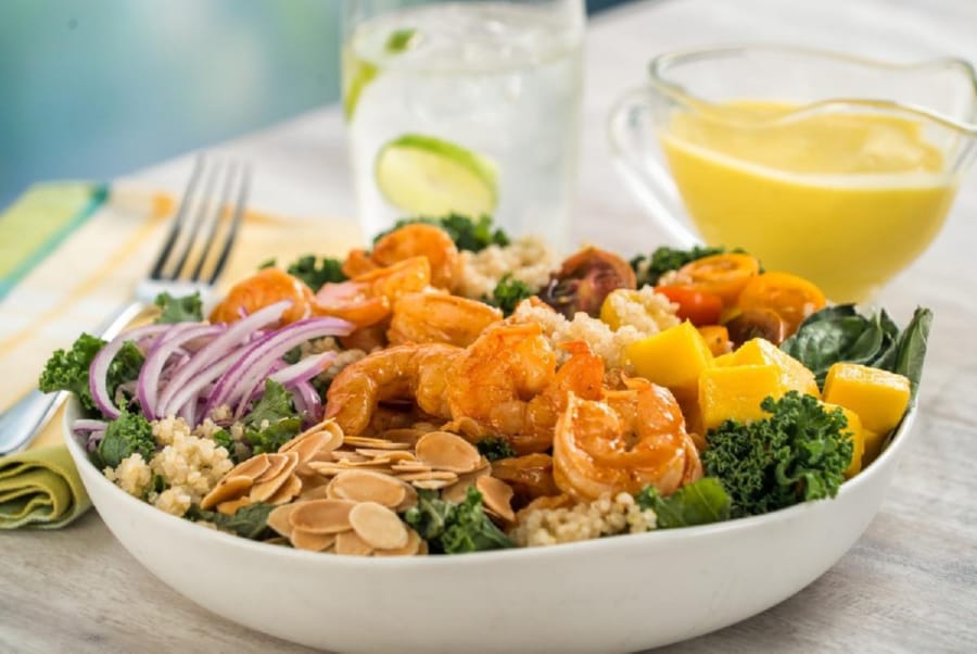 Ensalada de Camarón y Kale con Aderezo de Mango