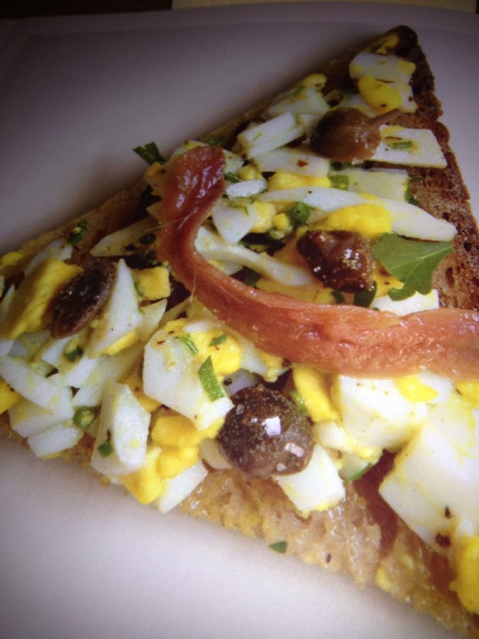Ensalada de Huevos, Alcaparras y Anchoas