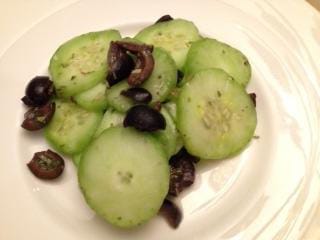 Ensalada de Pepino con Aceitunas Negras