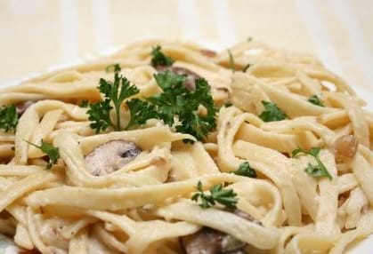 Fettuccine con Salsa de Hongos