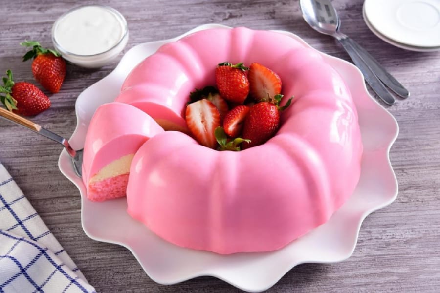 Gelatina Flotante de Fresas con Crema