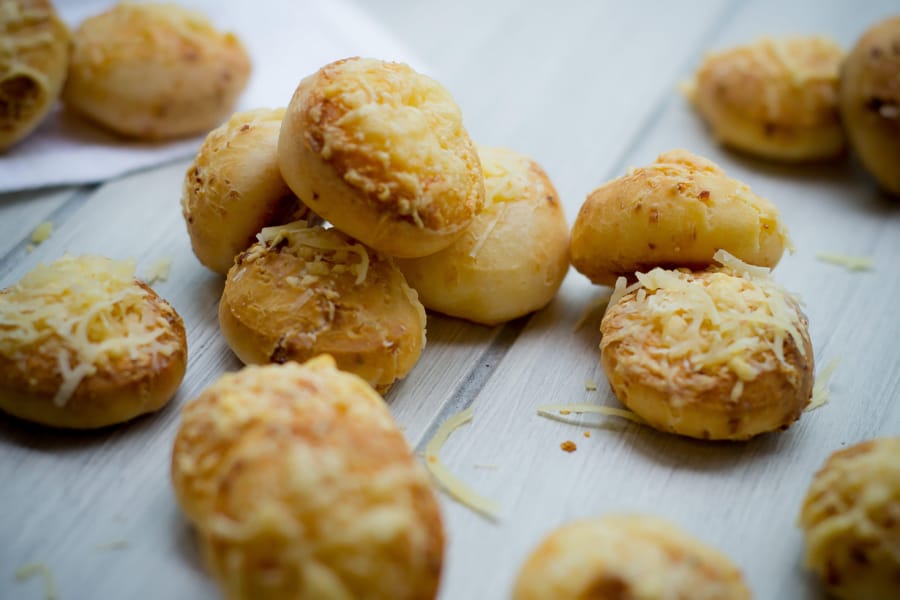 Goudse Kaasbolletjes (Bolitas de Queso Gouda)