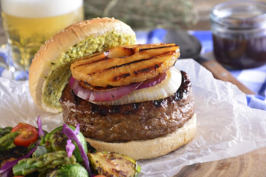 Hamburguesa Teriyaki con Cebollas Parrilladas