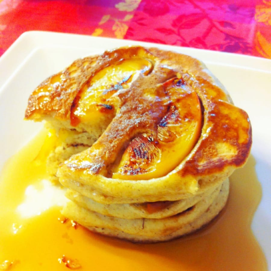 Hotcakes con Duraznos