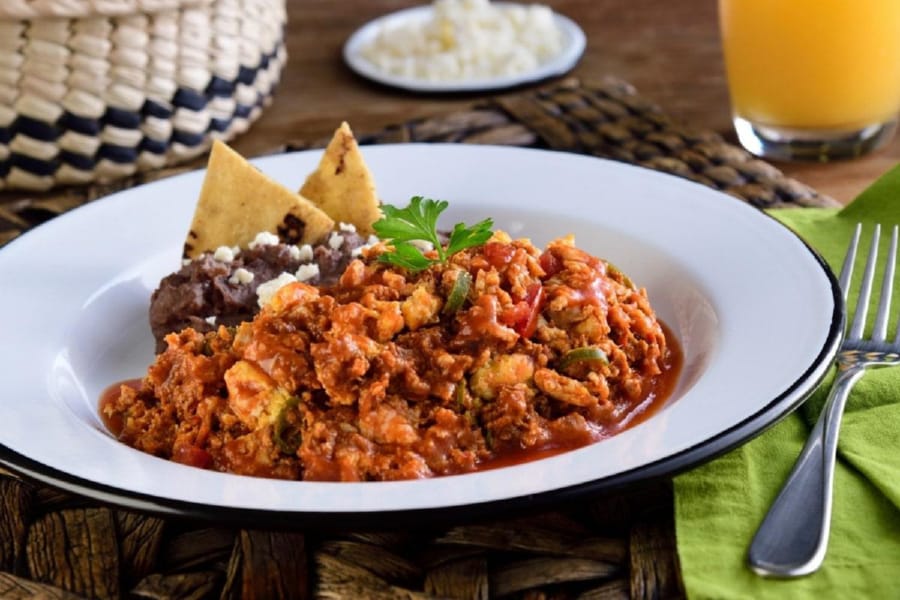 Machaca Casera en Salsa Roja