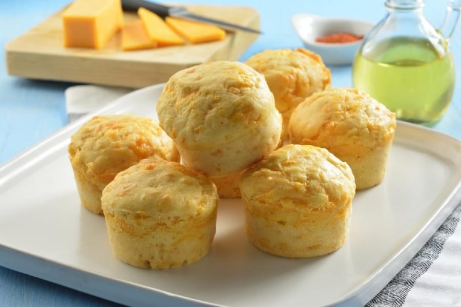  Mantecadas con Queso Cheddar