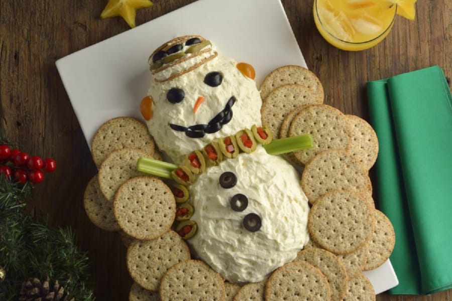 Muñeco de nieve de Queso, Aceitunas y Galletas