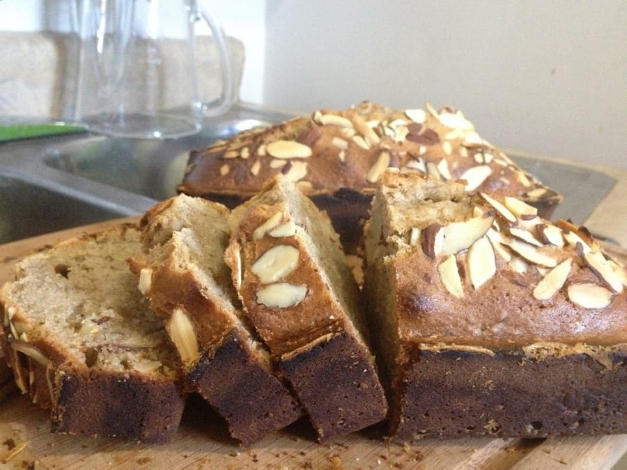 Panqué Rápido de plátano con Almendras