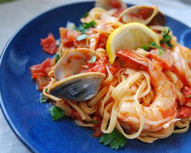 Pasta con Camarones y Almejas