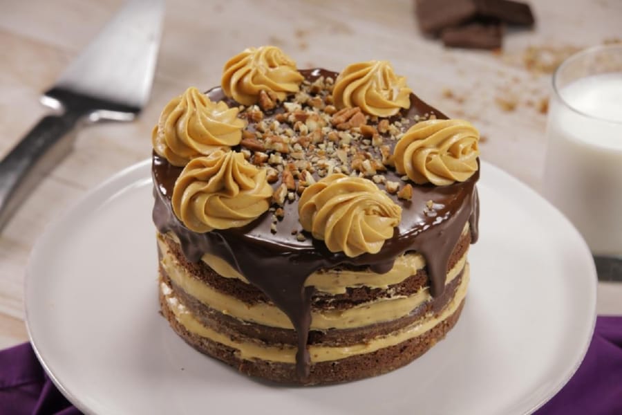 Pastel de Chocolate con Betún de Caramelo