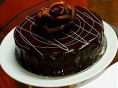 Pastel de chocolate con nueces y almendras
