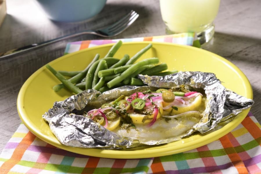 Pescado Empapelado con Ensalada de Ejotes