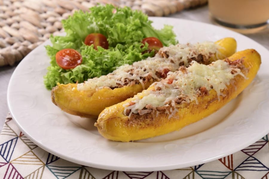 Plátanos Rellenos de Carne 