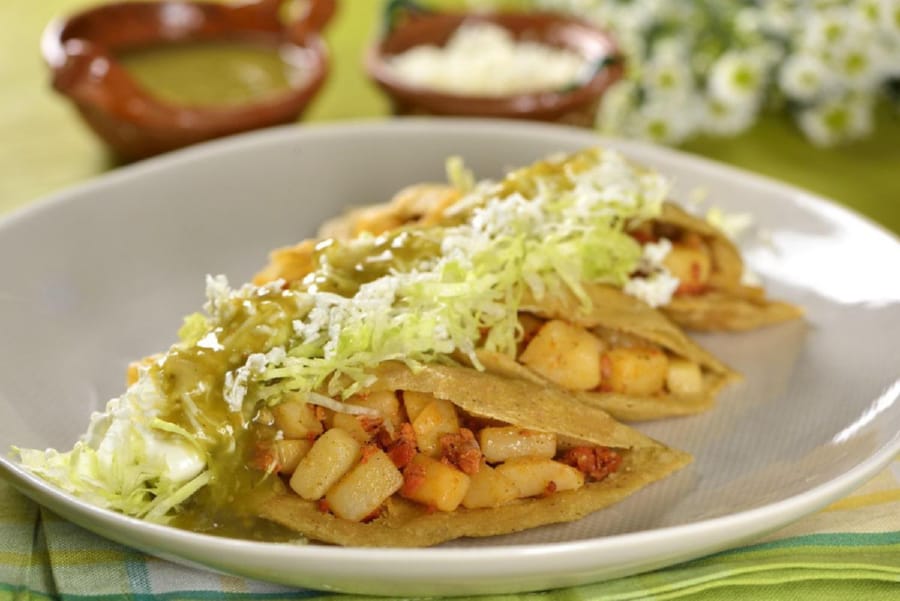 Quesadillitas de Papa con Chorizo