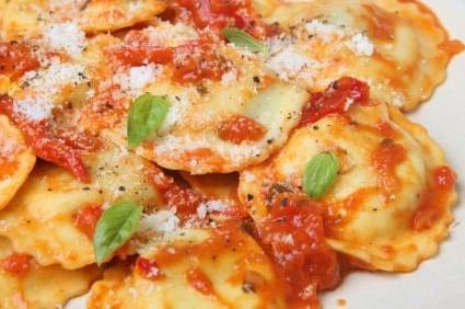 Ravioli de Alcachofa con Jitomate