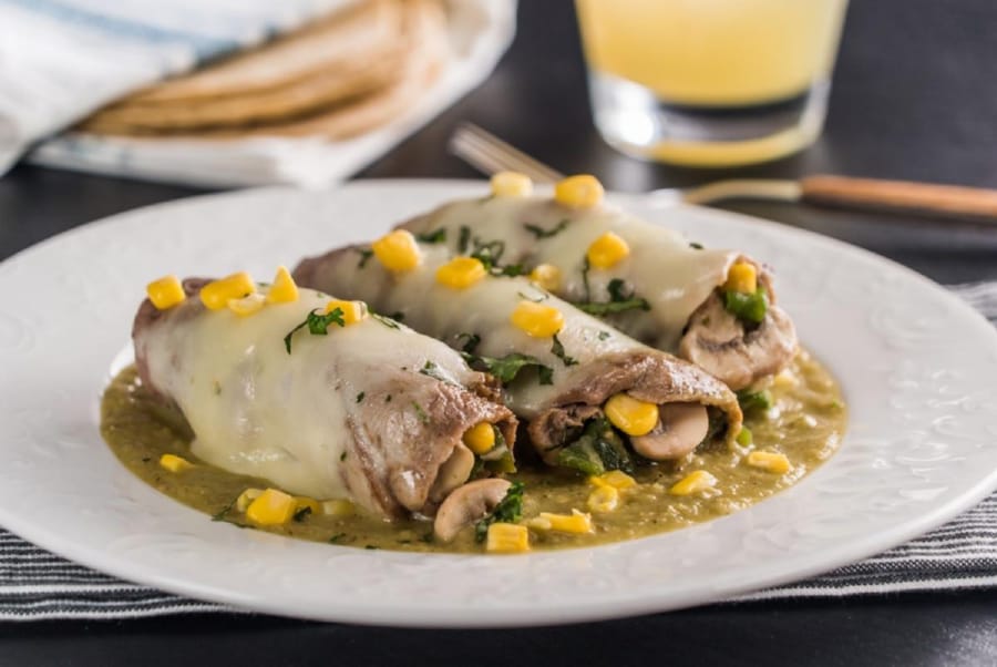 Rollitos de Carne Rellenos de Champiñones en Salsa Verde