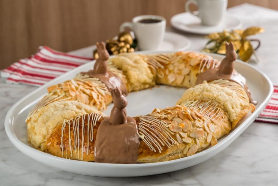 Rosca de Reyes con Conejitos de Chocolate