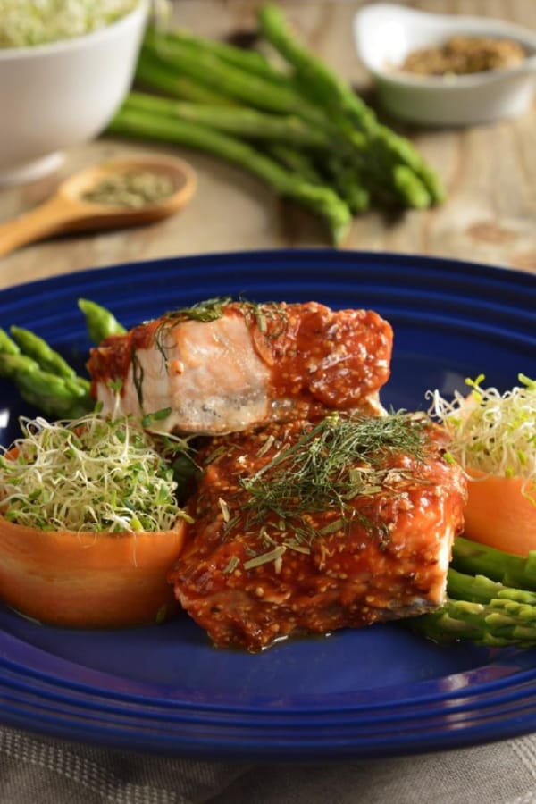 Salmón al Horno con Salsa de Mostaza y Germen