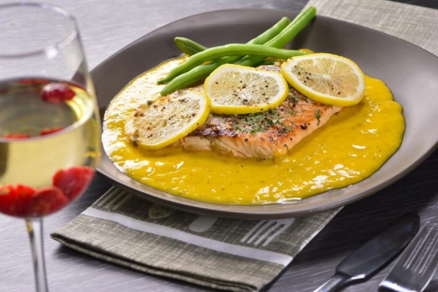 Salmón al Limón en Salsa de Mango