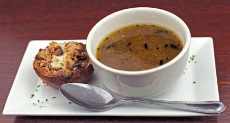 Sopa de Cebolla Gratinada