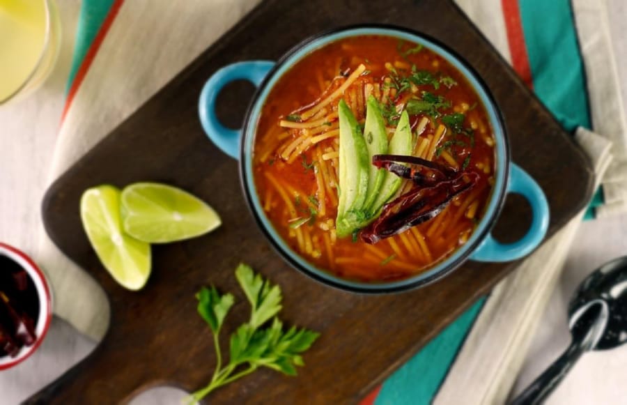 Sopa de Fideo con Chile Guajillo