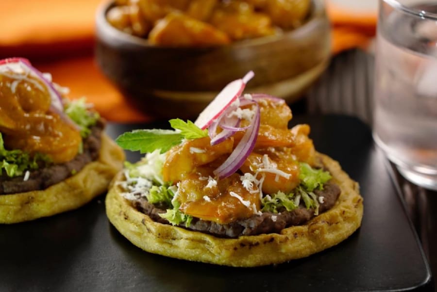 Sopes de Camarones Cremosos con BBQ