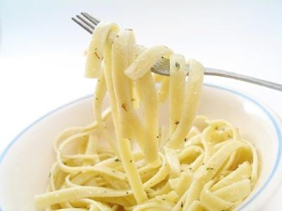 Spagetti con Crema de Limon y Almendras