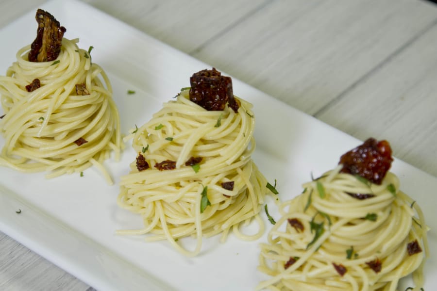 Spaghetti con Tomate Deshidratado