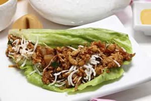 Tacos de Lechuga Orientales con Pollo