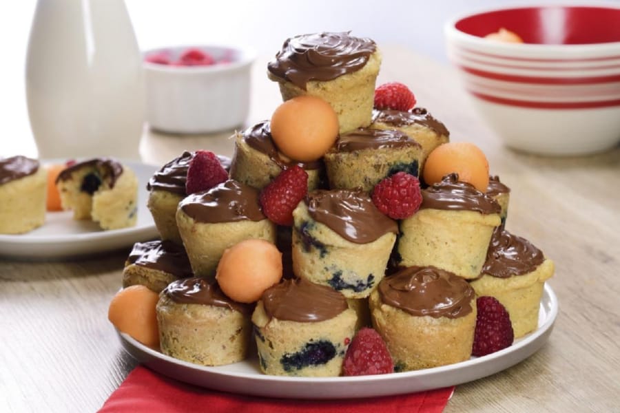 Torre de Hot Cakes con Nutella y Perlas de Melón
