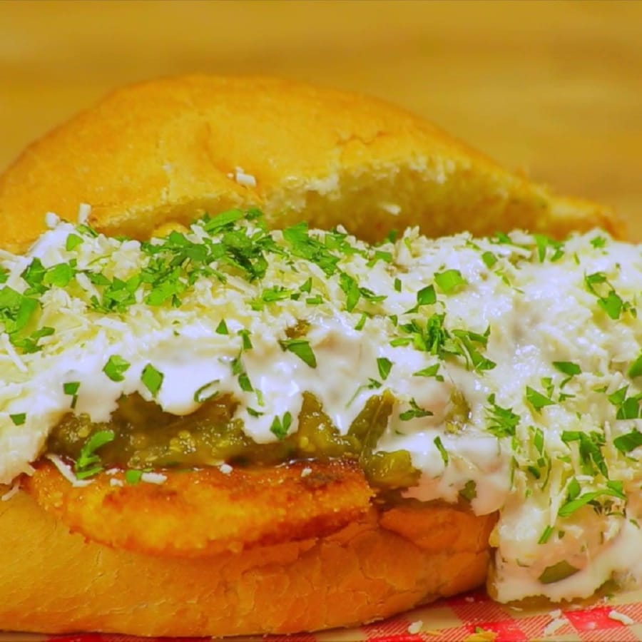  Torta de Chilaquiles 