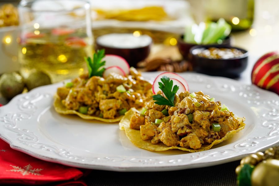 Tostada con Ensalada Cremosa de Pavo