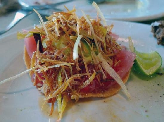 Tostadas de Atún con Mayonesa de Chipotle