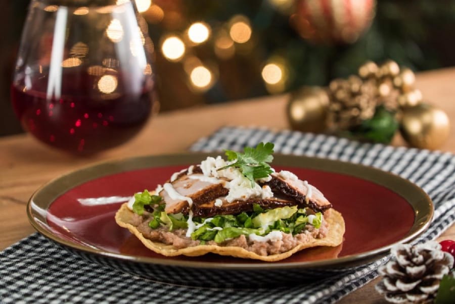 Tostadas de Cerdo Enchilado