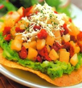 Tostadas de Papa, Chorizo y Aguacate