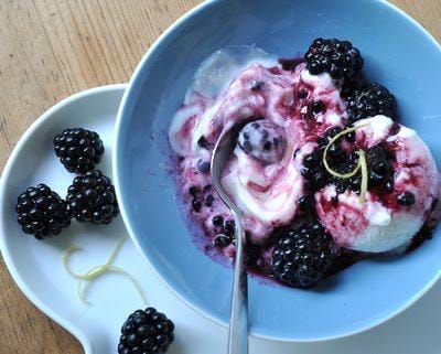 Yogurt con Moras